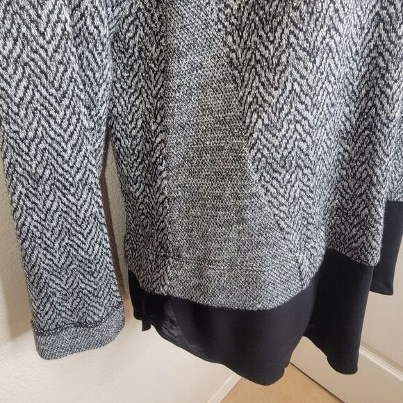 Two by Vince Camuto chiffon hem layered look top Large - Picture 3 of 7